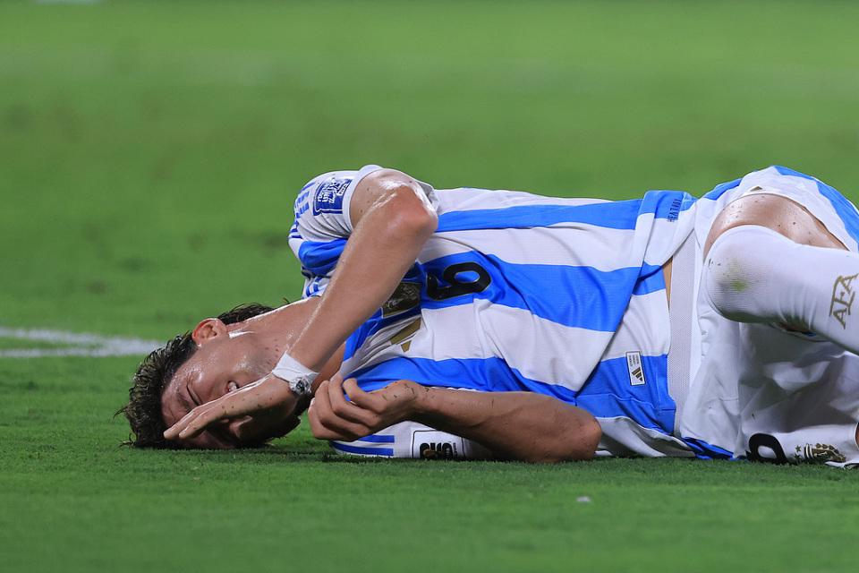 后登场, 至少降了